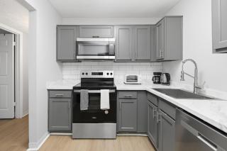 Charming Furnished Getaway - 6