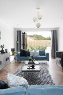 Moorhouse Lodge • Striking Hallen House - 8