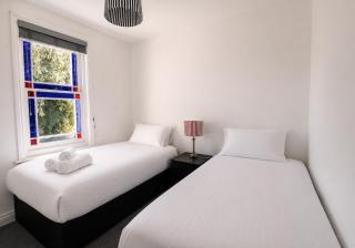 Coach House, Peak District Escape sleeps up to 10 - 1