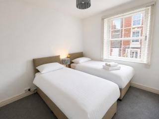 Coach House, Peak District Escape sleeps up to 10 - 2