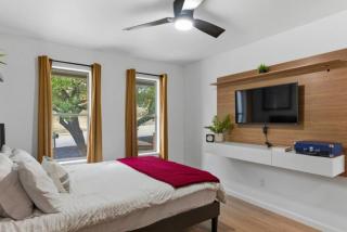 The Modern Family Retreat Sleeps 6 - 8