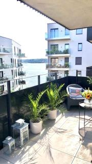 Lovely corner apartment with sea views in Kanalbyen - 1