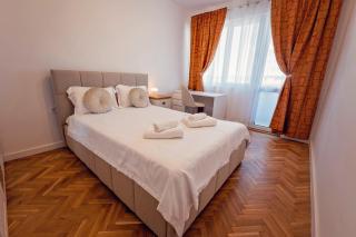 Sea View 2BD Apartment next to Sea Garden by ApartMAX - 7