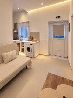 Milos White Pearl - 2