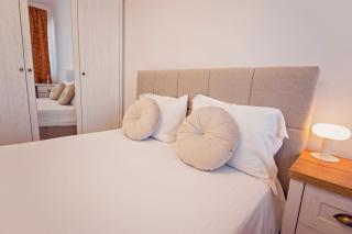 Modern Sea View 2BD Apt next to Sea Garden by ApartMAX - Warna - 1