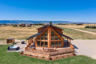 Stunning Log Cabin Teton Views Sauna & Hot Tub - 4