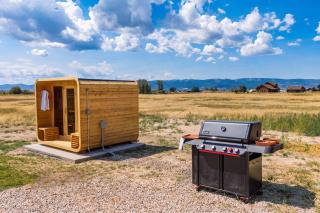 Stunning Log Cabin Teton Views Sauna & Hot Tub - 3