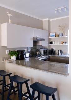 Penguin Haven . Luxury 2 bedroom, Boulders Beach. - 5