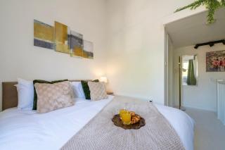 2 Bed House in Cambridge, Family Friendly, Free Parking, Near Station, Fast Wi-Fi & Self Check-In, GioStays - 8