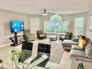 Grand Dream Superior 3BR Penthouse near Disney - 3