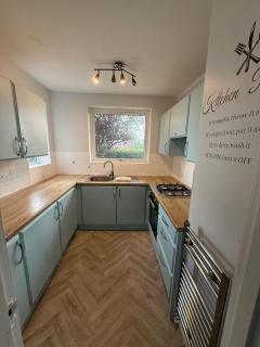 Spacious flat Leeds Bradford airport - 5