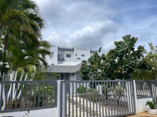 Las Tres Casitas 3A - 2