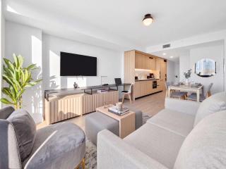Luxury Worldcenter Condo - Pool - Gym - Parking - 4