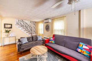 Stylish Sunny Coastal 3BR Walk to the Beach minutes to Boston & Airport WiFi AC Full Kitchen - 6