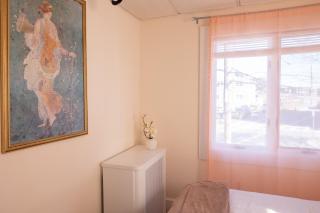 Stylish Sunny Coastal 3BR Walk to the Beach minutes to Boston & Airport WiFi AC Full Kitchen - 4