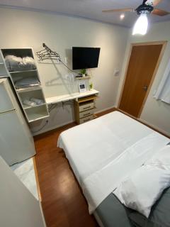 kitnet Brisbane Completa e Confortavel no Residencial Ozzy - 7