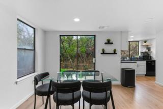 Spacious 6BR Retreat Near Downtown - 5