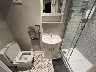 RL 8 - Studio Apartment - Free Street Parking - 1