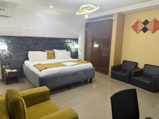 MAREOT HOTEL 185 moshood olugbani st victoria island - 7