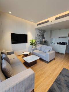 Arbor Stay Suites with Infinity Pool & Gym - 8