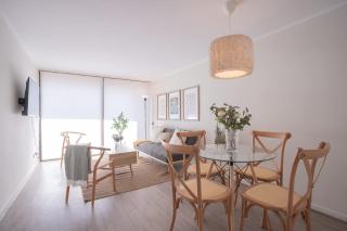 Stylish 1BR Apt Oasis Steps from Costanera Center - 3