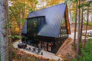 Two Pines Hollow - Private A-Frame Hot Tub Forest Retreat - Rogers - 0