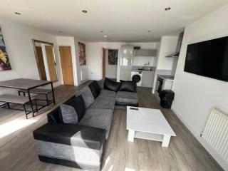 LT 2- 1 Bed Duplex Apartment - Free street parking - 0