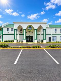 B&B HOTEL Jacksonville Airport - Newly Renovated! - 8