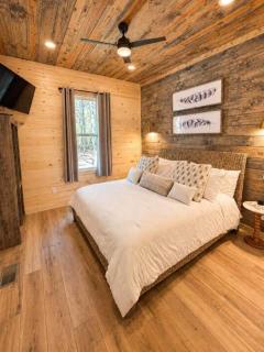 Blue Skies & Fireflies Cabin - 2