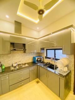 Exclusive Apartments Goldcrest Mall DHA Phase 4 Lahore - 1