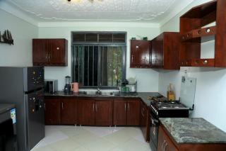 ENTEBBÉ Home 1 - 7
