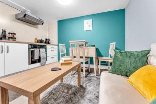 Modern 1BDR Lower Ground Flat in the Town Centre with Parking - Pwllheli - 6