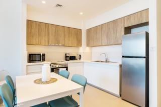 Stylish Home in Executive Residences - 4