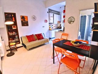 Bright Central Apartment Near Two Towers - 8