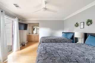 HoustonGem with a Dreamy Pool & Jacuzzi includes Wifi with 6beds - 7