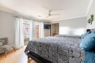HoustonGem with a Dreamy Pool & Jacuzzi includes Wifi with 6beds - 1