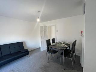 1 Bedroom Apartm Sleeps 3 Driveway Near Leagrave T - 2