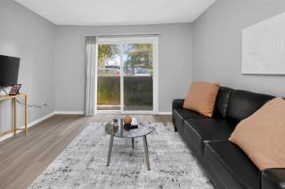 Modern & Comfortable Retreat - 4