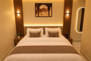 Hotel 9 Square Rajkot - Near Synergy Hospital - 5