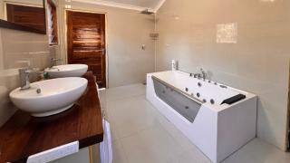 Whispers Bush Resorts - 8