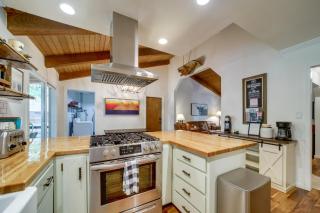 Hot Tub & Patio: Pet-Friendly Cabin in Munds Park! - 3
