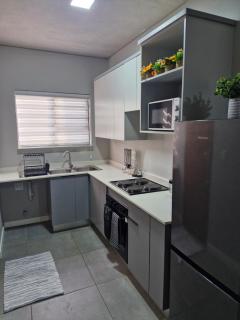 True Star at True North Modern 2 Bed Apartment - 6