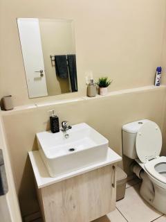The Midrand Nest - Chic Bachelor Pad - 4
