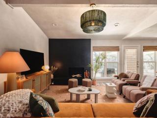 Casa Peña Designer 3BR Retreat w Fire Pit - 5