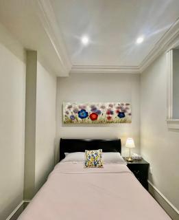 Charming Suite in South Granville Vancouver - 1