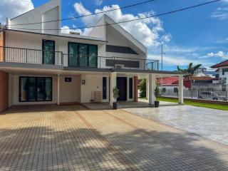 Peaceful Home 4 Bedrooms George Town - 9