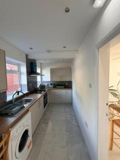 Huge Driveway and Easy Access to BHX Airport, NEC and HS2 - 7