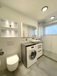 Design Apartment Wunstorf - Balkon, 75 Zoll TV und Mehr - 2