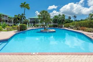 Beach Living at Plantation Village BLD - 9