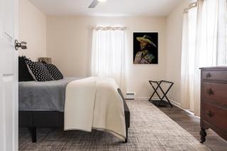 Private Modern 1st Flr 3 Bed Apt Close to Downtown - 8